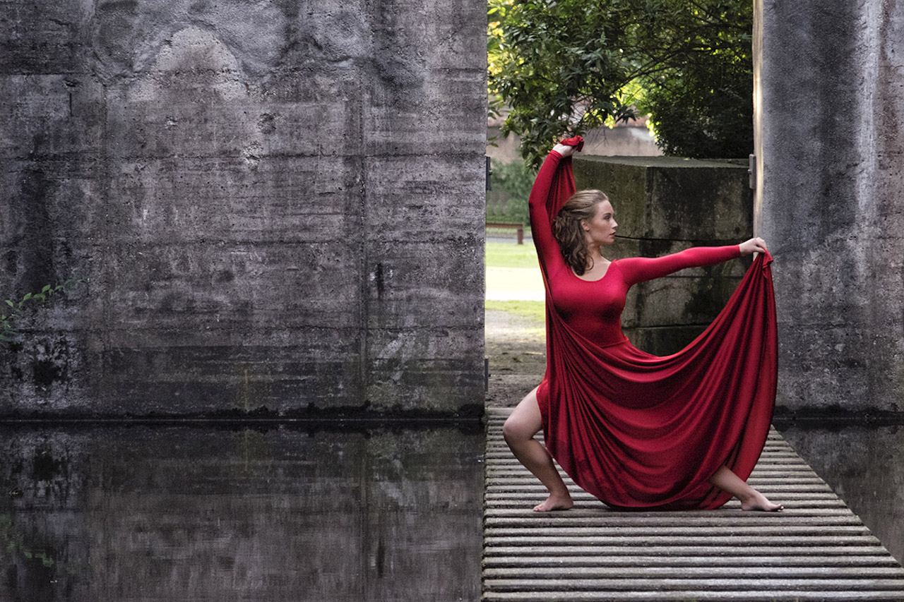 Dame in rood